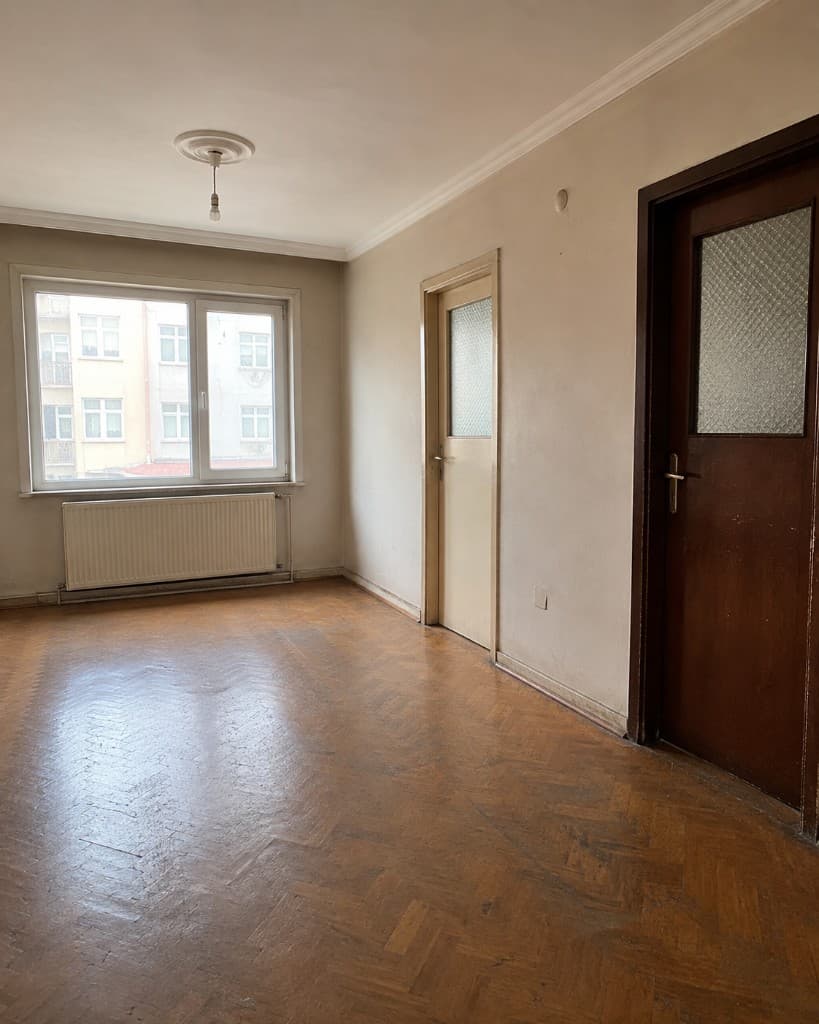 Merter eski balıksırtı parke ve iç kapılar